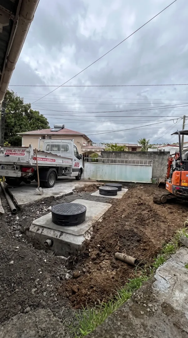 Installation d'une micro-station d'épuration Eloy en béton en Martinique.